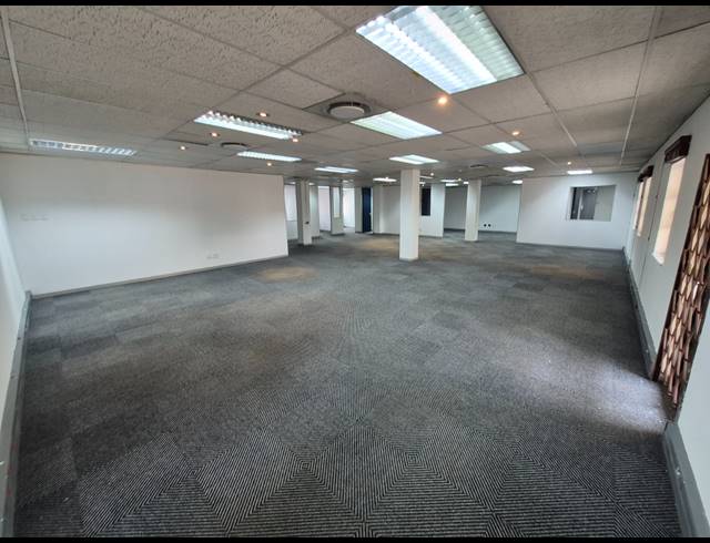 605M² OFFICE TO LET IN SUNNINGHILL